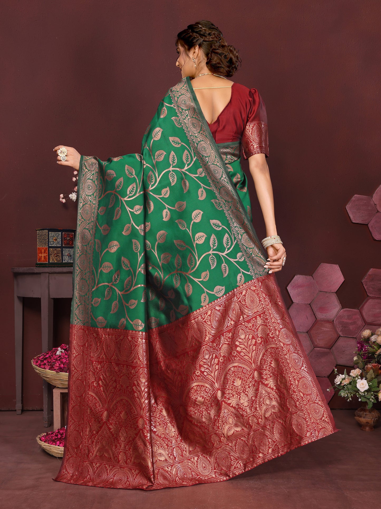 Green Banarasi Silk Woven Design Kanjeevaram Saree