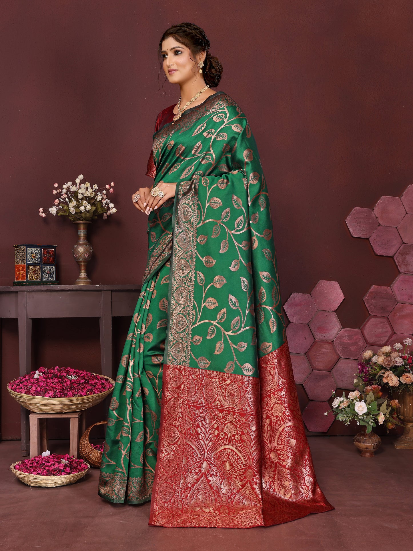Green Banarasi Silk Woven Design Kanjeevaram Saree